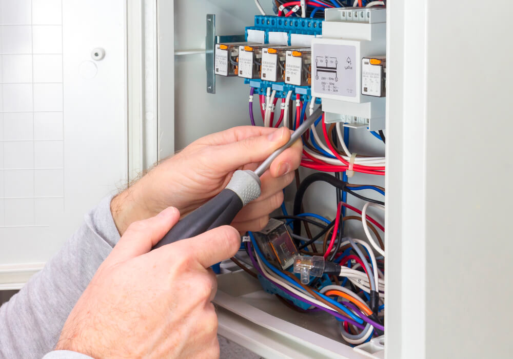 Matenimiento del cableado eléctrico de una casa